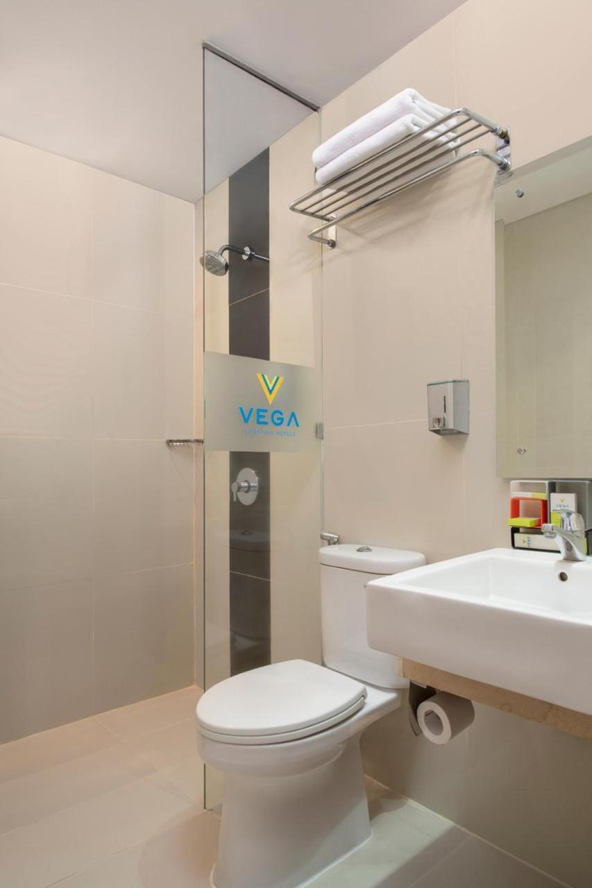 Vega Hotel Gading Serpong Luaran gambar