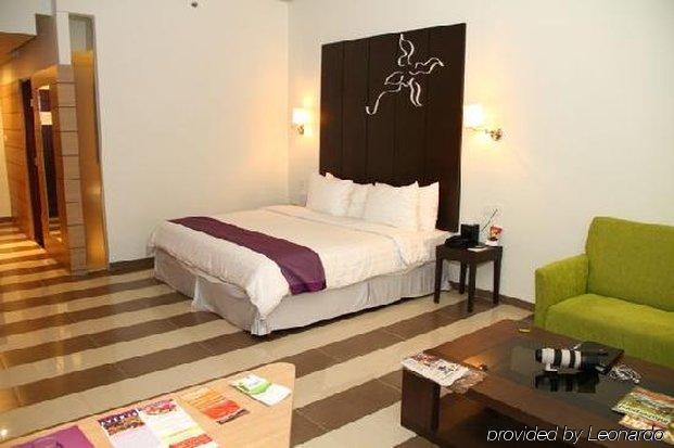 Vega Hotel Gading Serpong Luaran gambar
