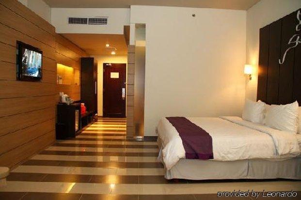 Vega Hotel Gading Serpong Luaran gambar