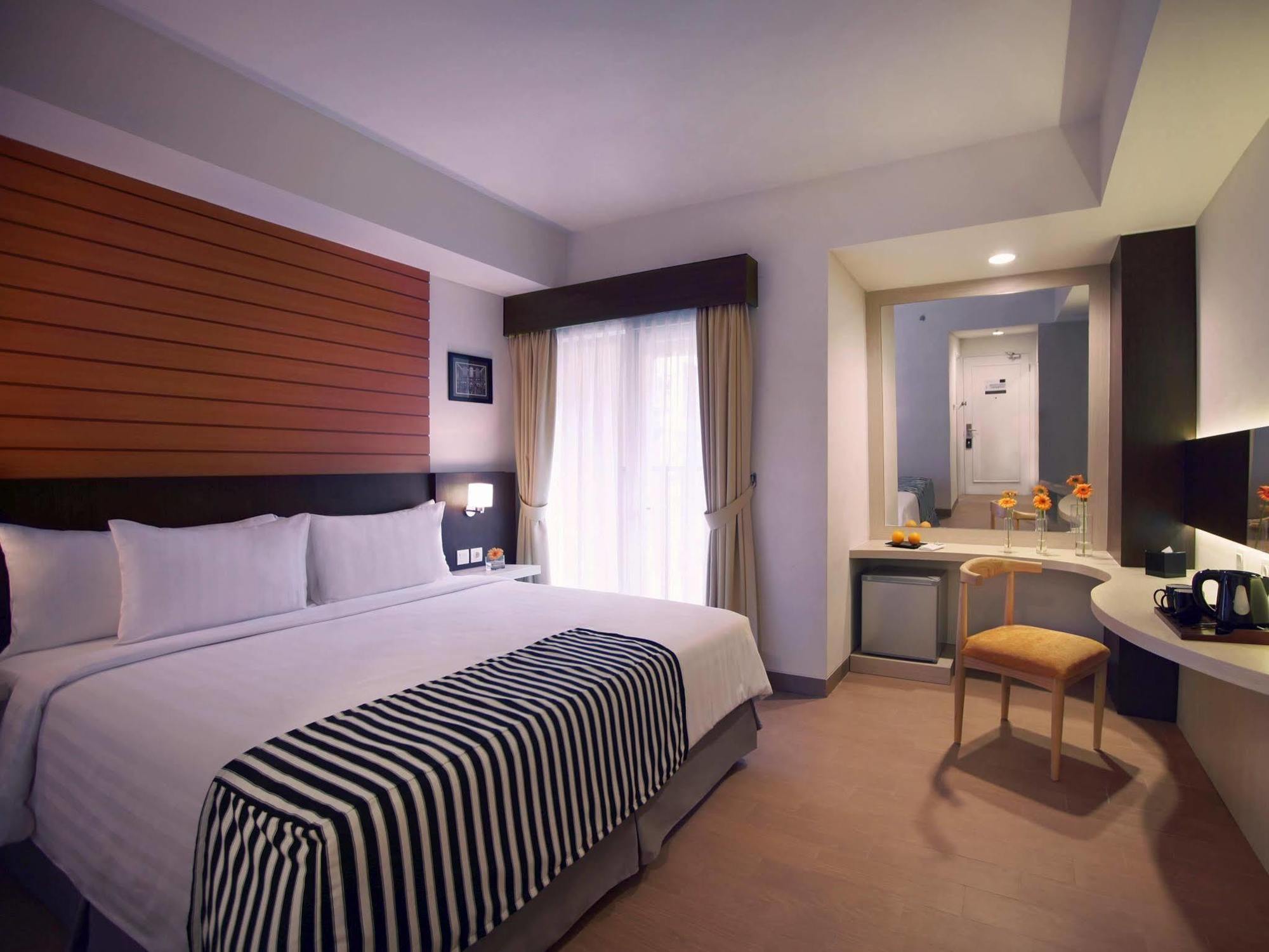 Vega Hotel Gading Serpong Luaran gambar