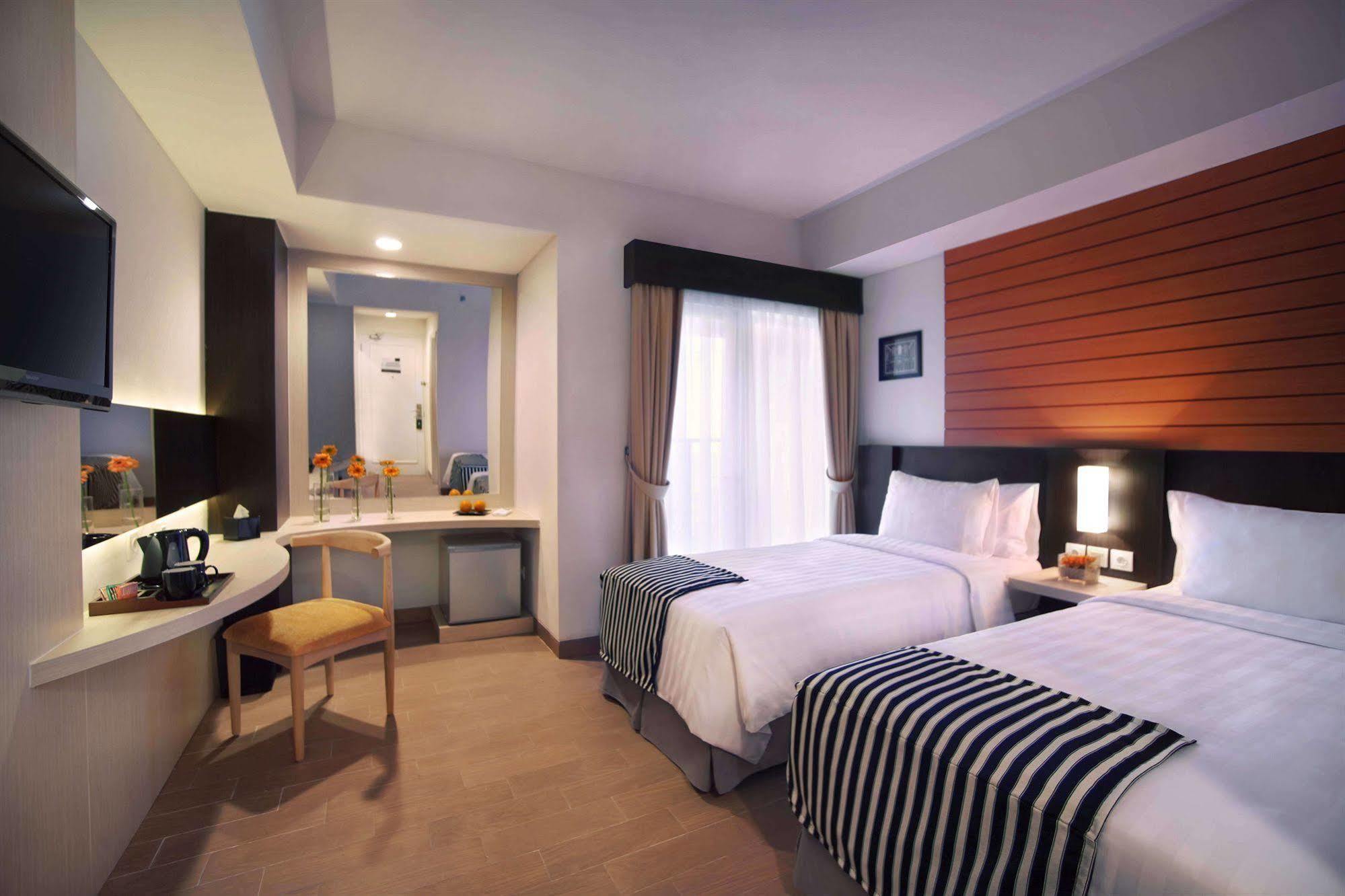Vega Hotel Gading Serpong Luaran gambar