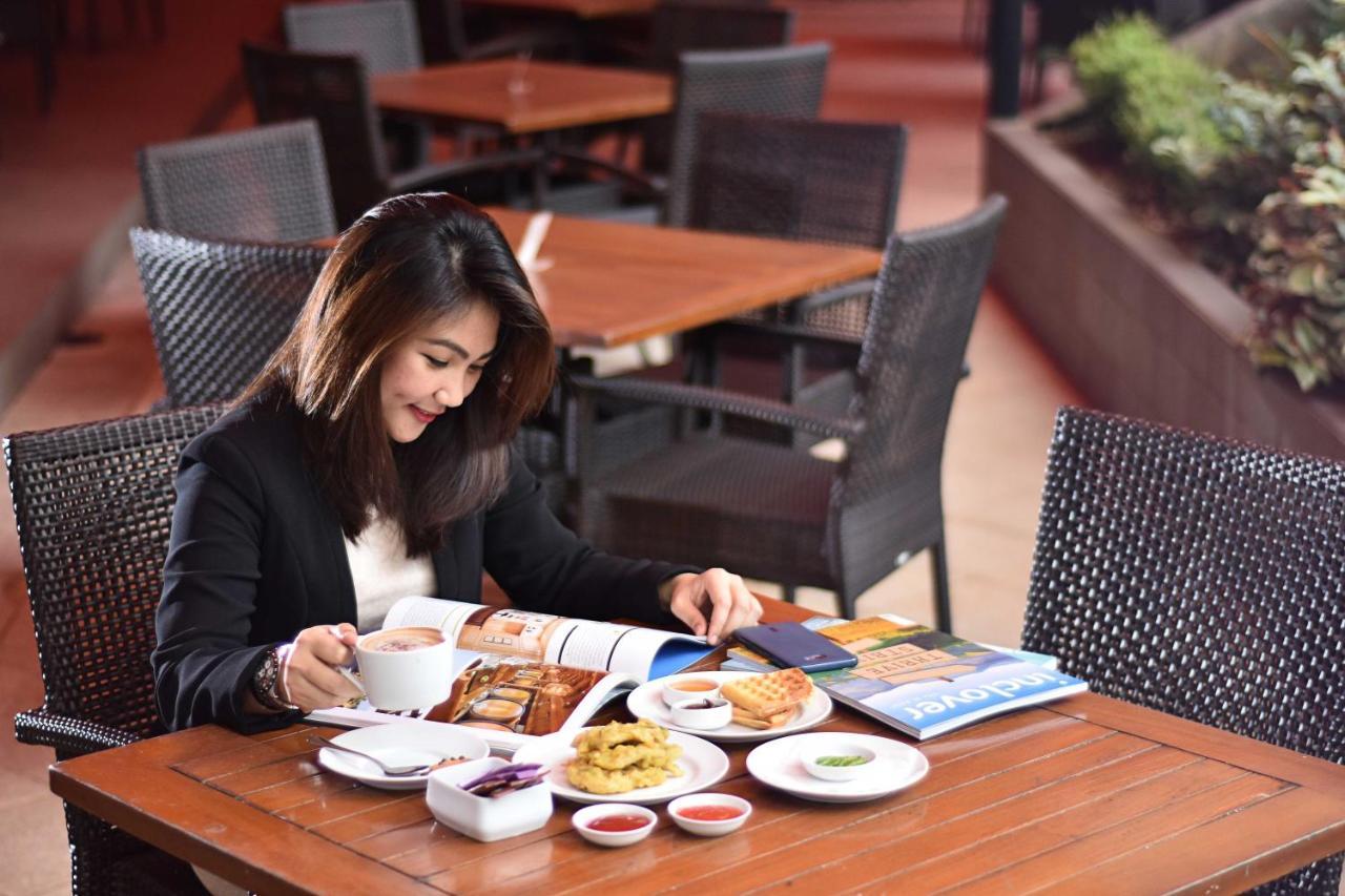 Vega Hotel Gading Serpong Luaran gambar